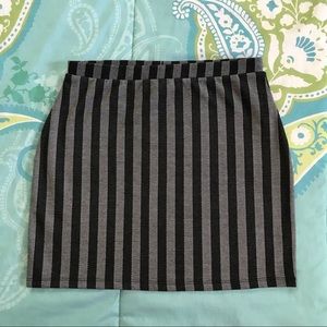 🦋f21 striped skirt